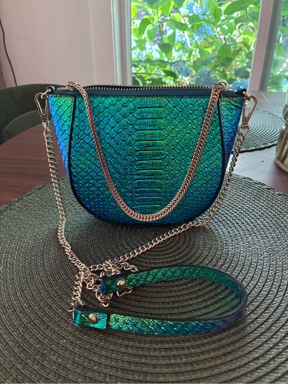 Aidrani 2 in 1 Holographic Snakeskin-Embossed Green-blue Shoulder Bag / Wristlet